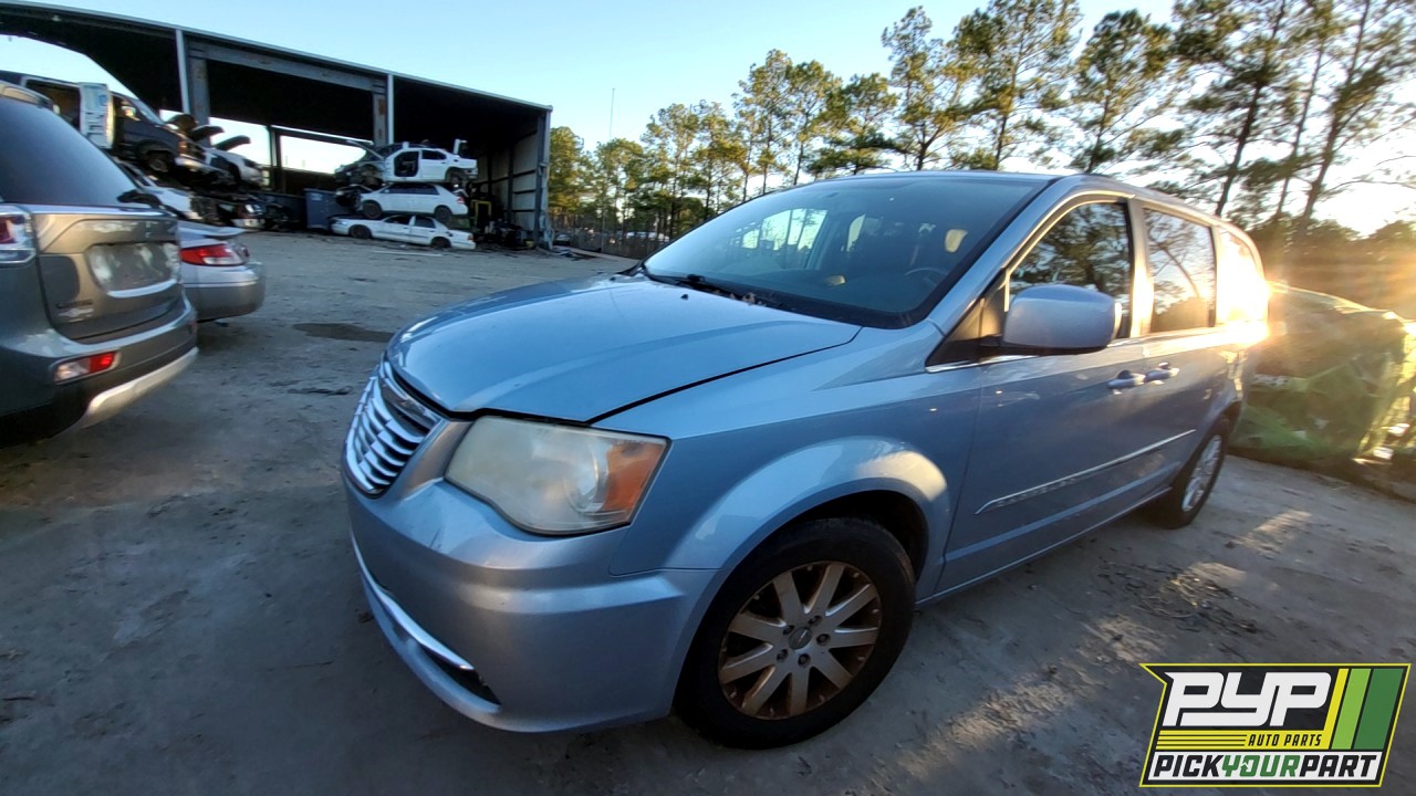 2013 CHRYSLER TOWN & COUNTRY partes disponibles