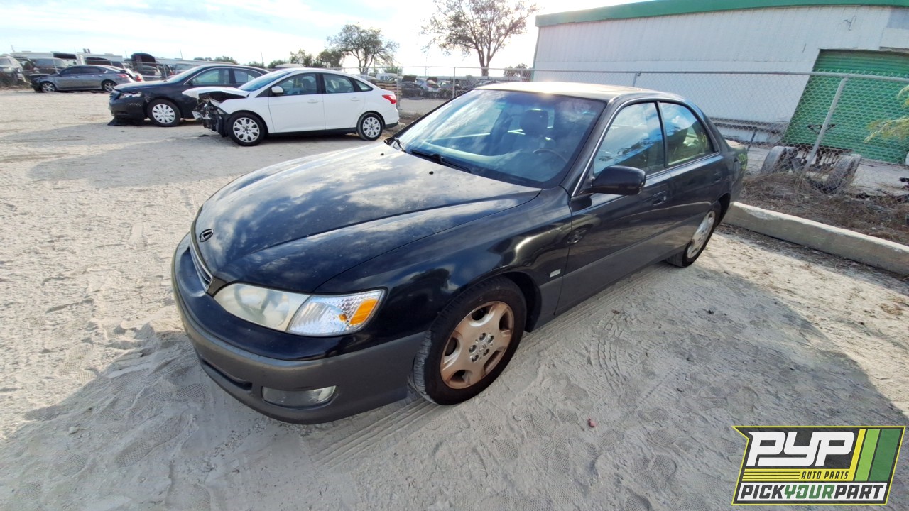 2000 LEXUS ES300 available for parts