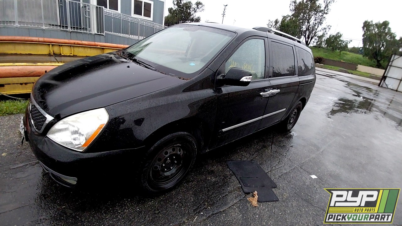 2014 KIA SEDONA available for parts
