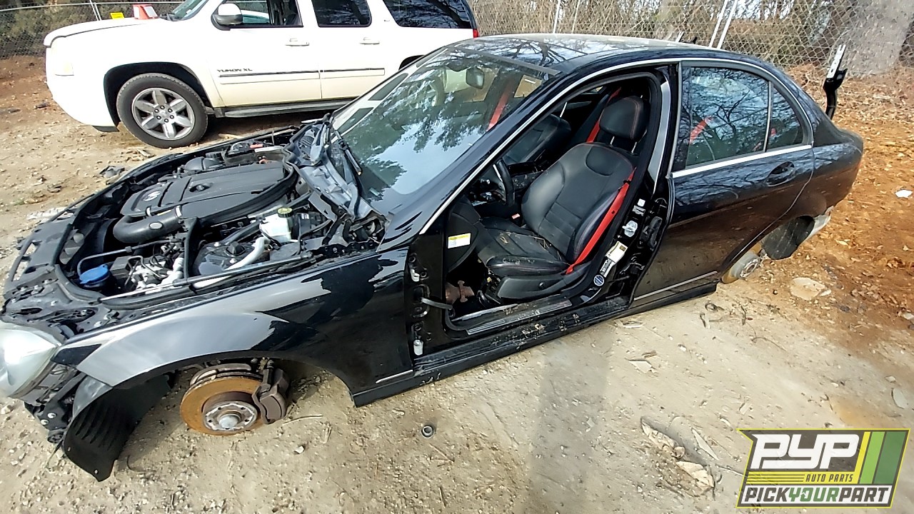 2013 MERCEDES-BENZ C250 partes disponibles