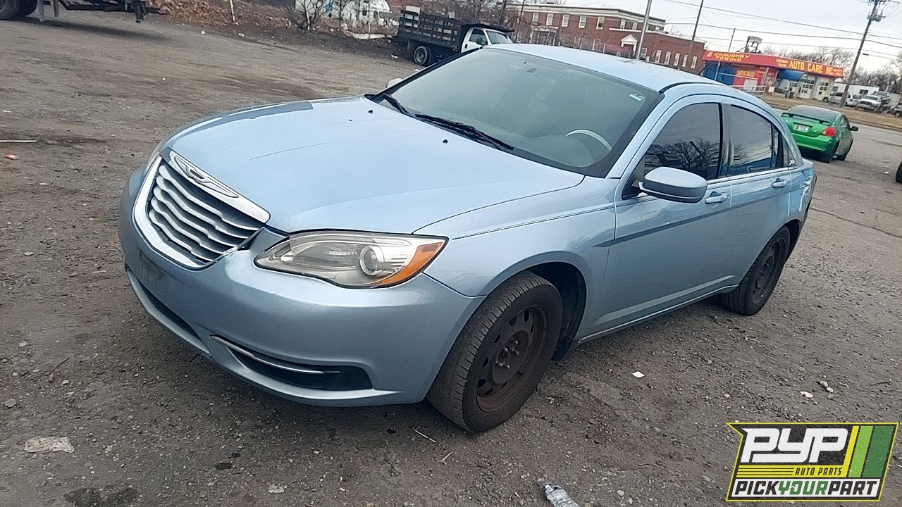 2014 CHRYSLER 200 partes disponibles