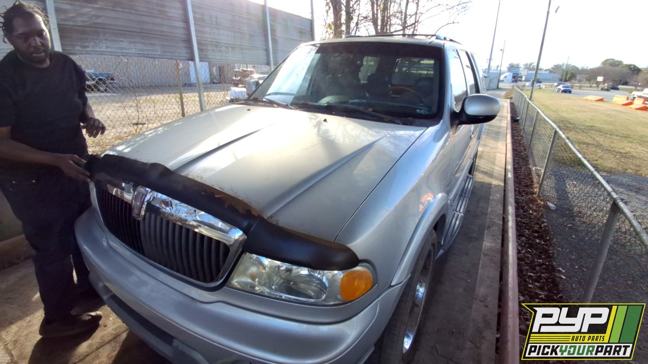 2000 LINCOLN NAVIGATOR available for parts