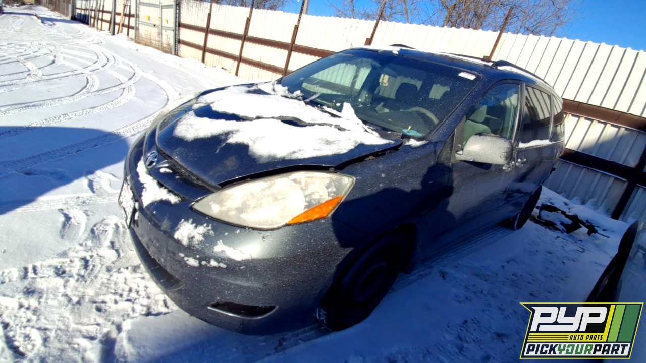 2009 TOYOTA SIENNA available for parts
