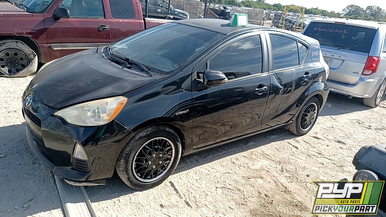 2013 TOYOTA PRIUS C partes disponibles