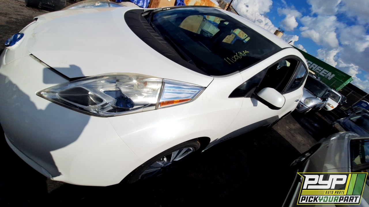 2013 NISSAN LEAF partes disponibles