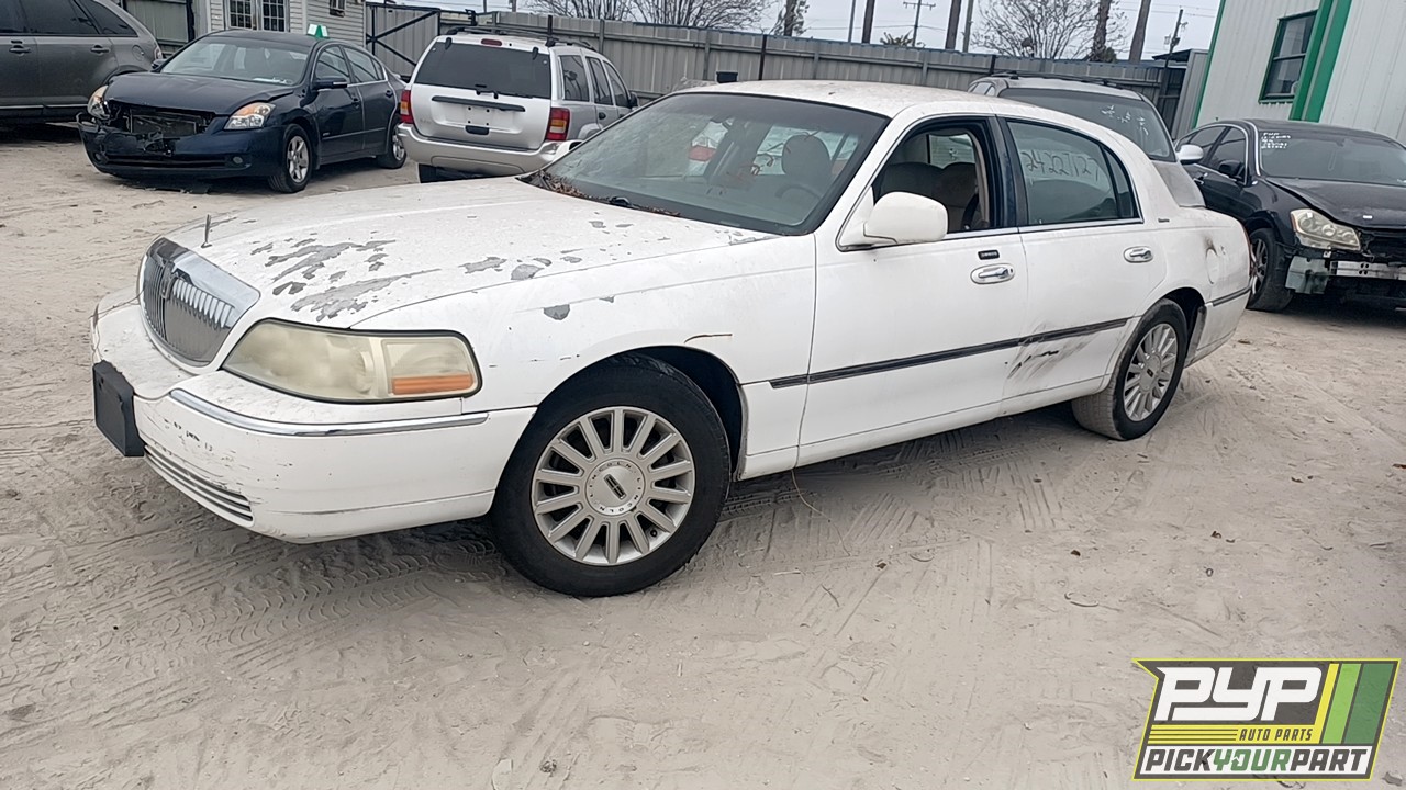 2003 LINCOLN TOWN CAR available for parts