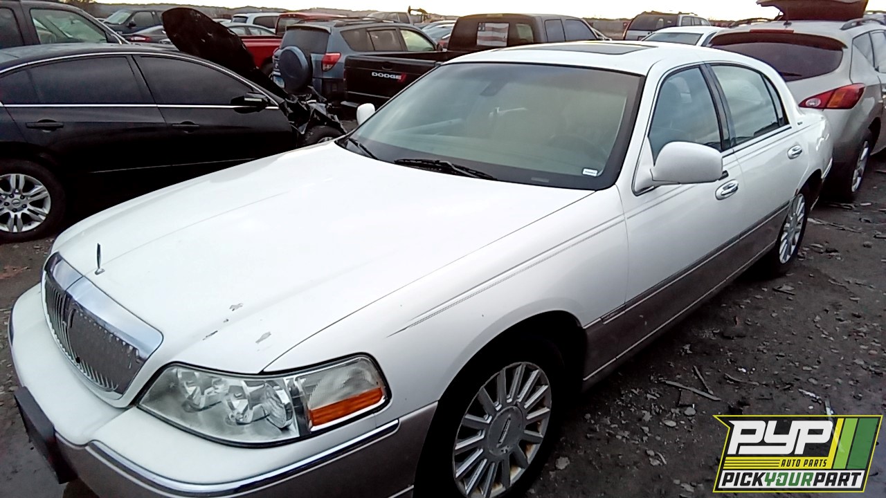 2003 LINCOLN TOWN CAR partes disponibles