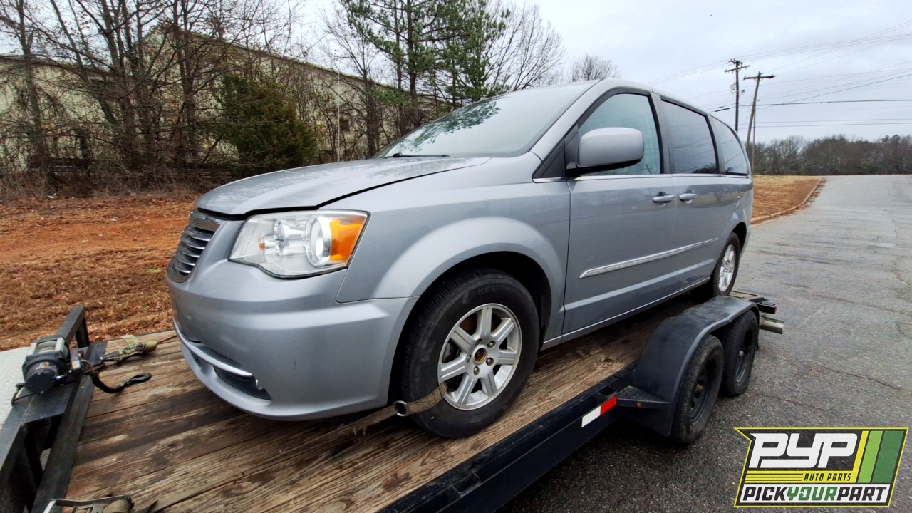 2013 CHRYSLER TOWN & COUNTRY partes disponibles