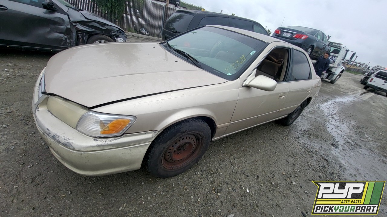 2001 TOYOTA CAMRY partes disponibles