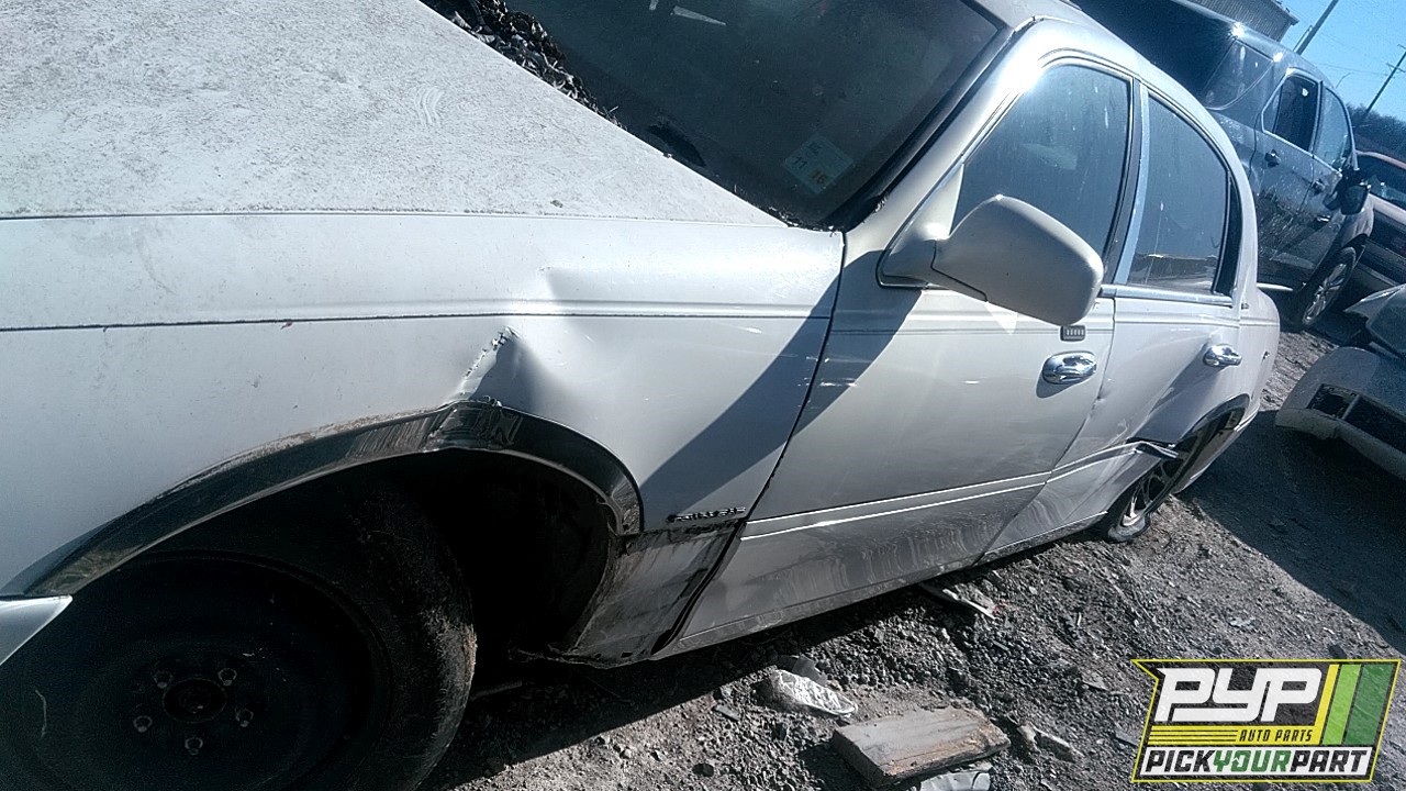 2001 LINCOLN TOWN CAR partes disponibles