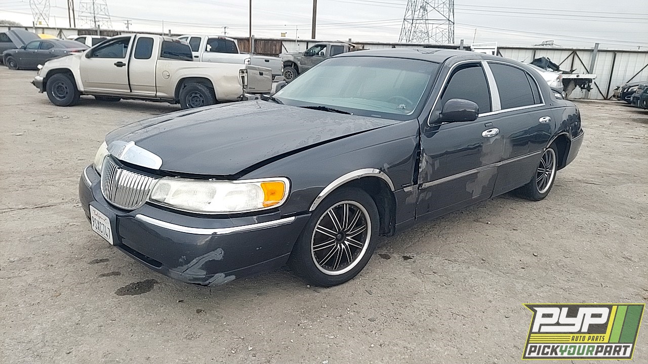 2000 LINCOLN TOWN CAR partes disponibles