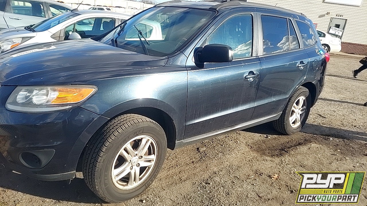 2012 HYUNDAI SANTA FE available for parts