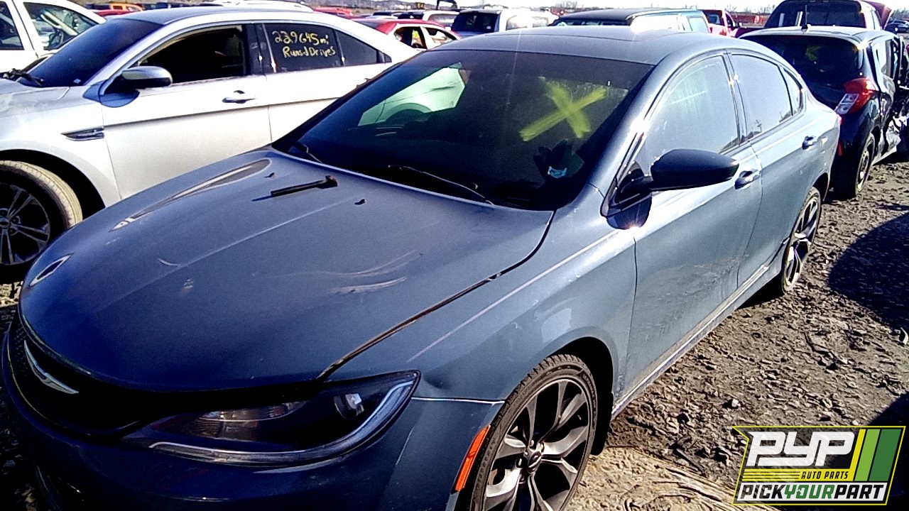 2015 CHRYSLER 200 partes disponibles