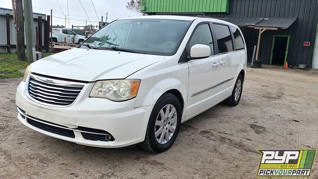 2013 CHRYSLER TOWN & COUNTRY partes disponibles