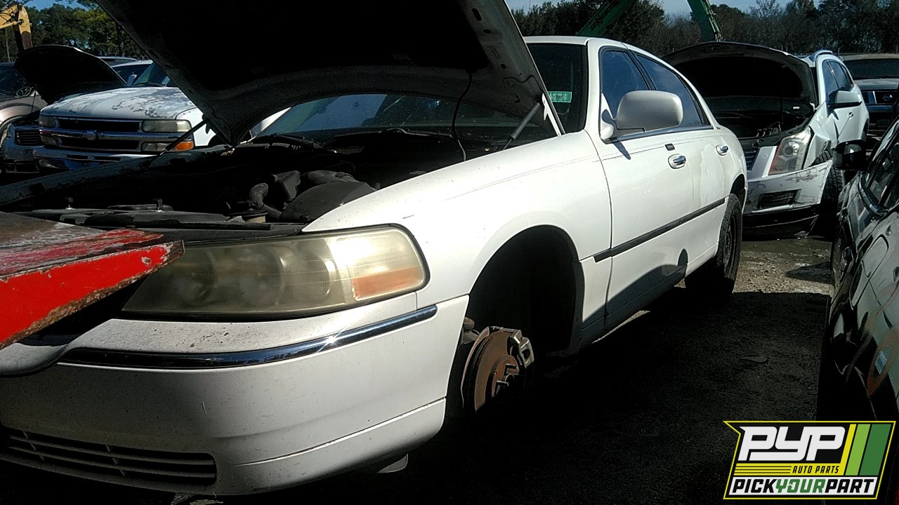 2003 LINCOLN TOWN CAR partes disponibles