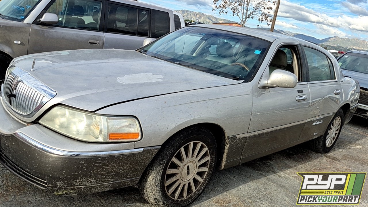2003 LINCOLN TOWN CAR partes disponibles