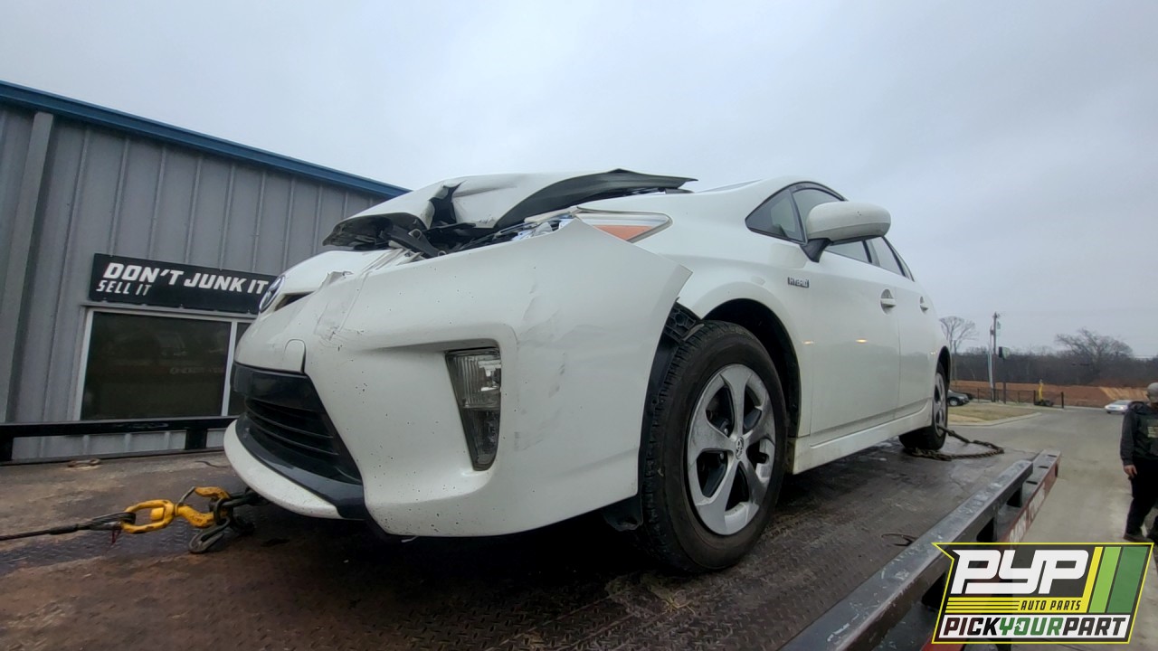 2013 TOYOTA PRIUS partes disponibles