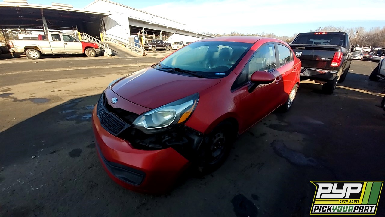 2013 KIA RIO partes disponibles