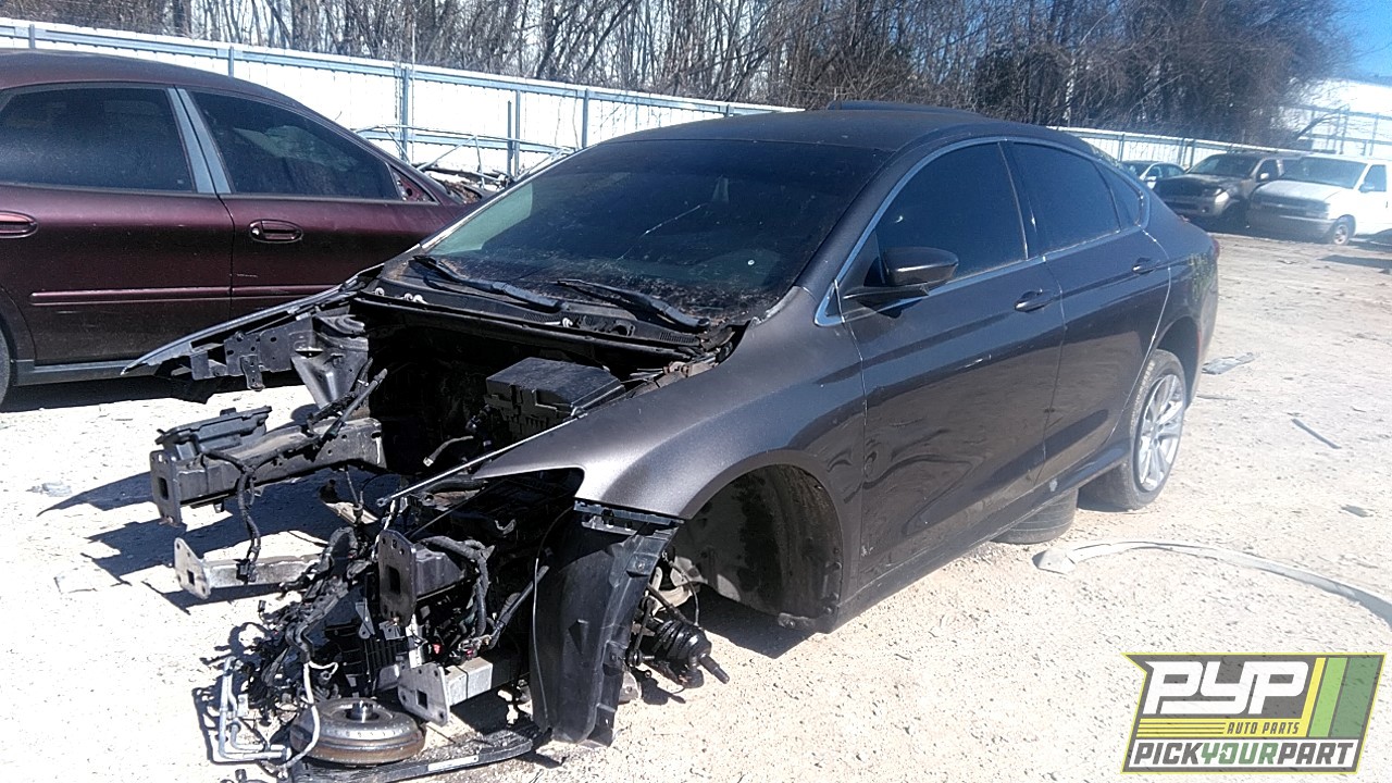 2015 CHRYSLER 200 partes disponibles