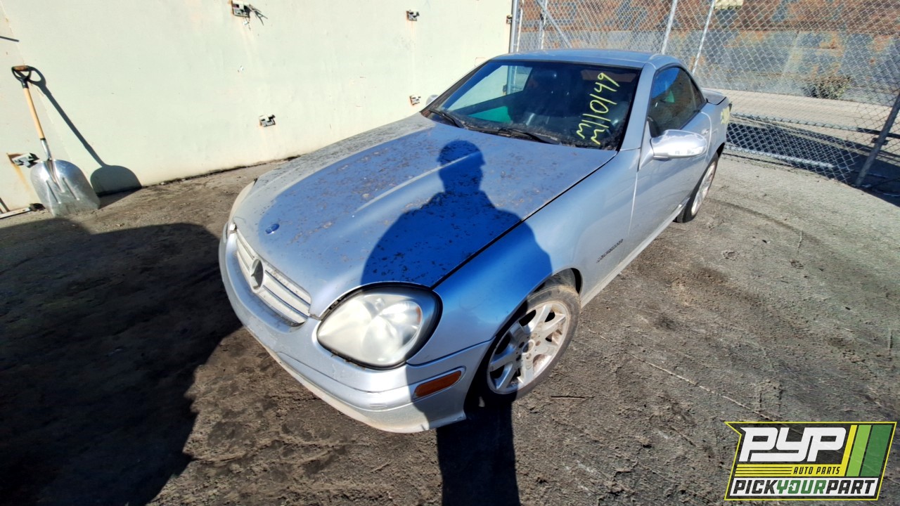2002 MERCEDES-BENZ SLK230 partes disponibles