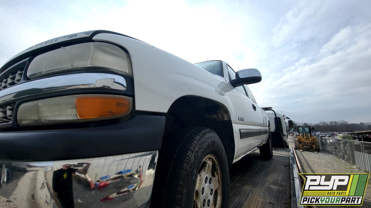 2001 CHEVROLET SILVERADO 1500 available for parts