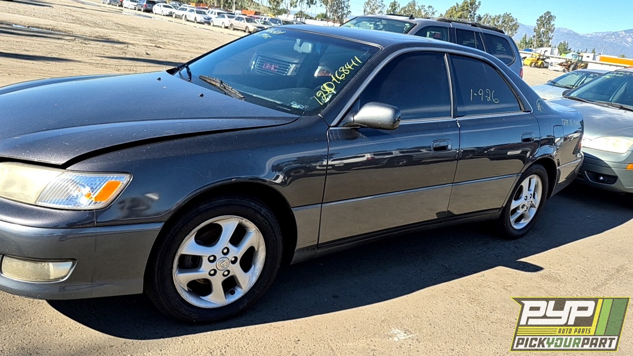 2001 LEXUS ES300 partes disponibles