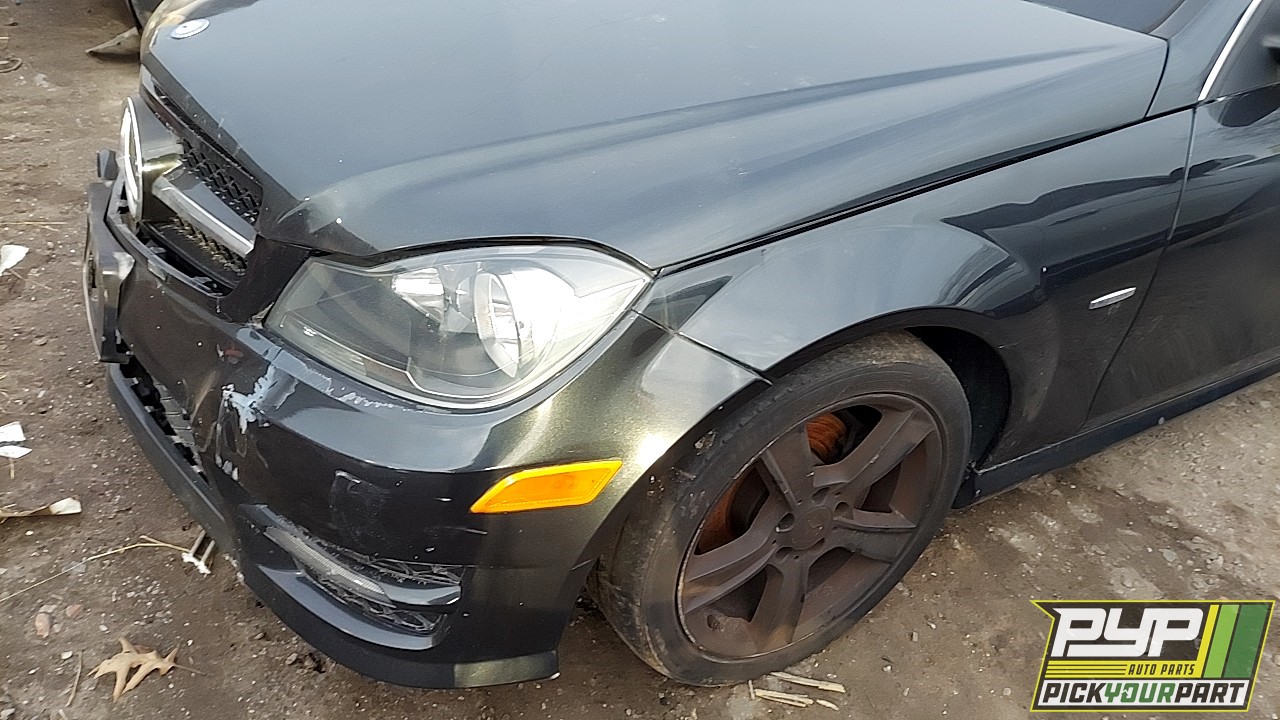 2012 MERCEDES-BENZ C250 partes disponibles