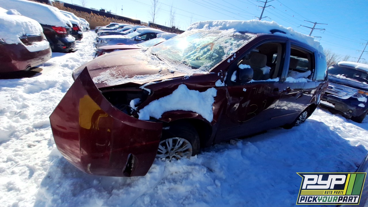 2005 TOYOTA SIENNA available for parts