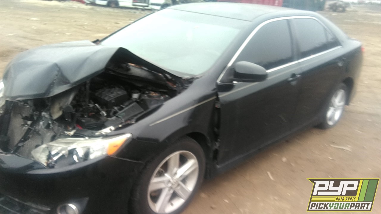 2013 TOYOTA CAMRY partes disponibles