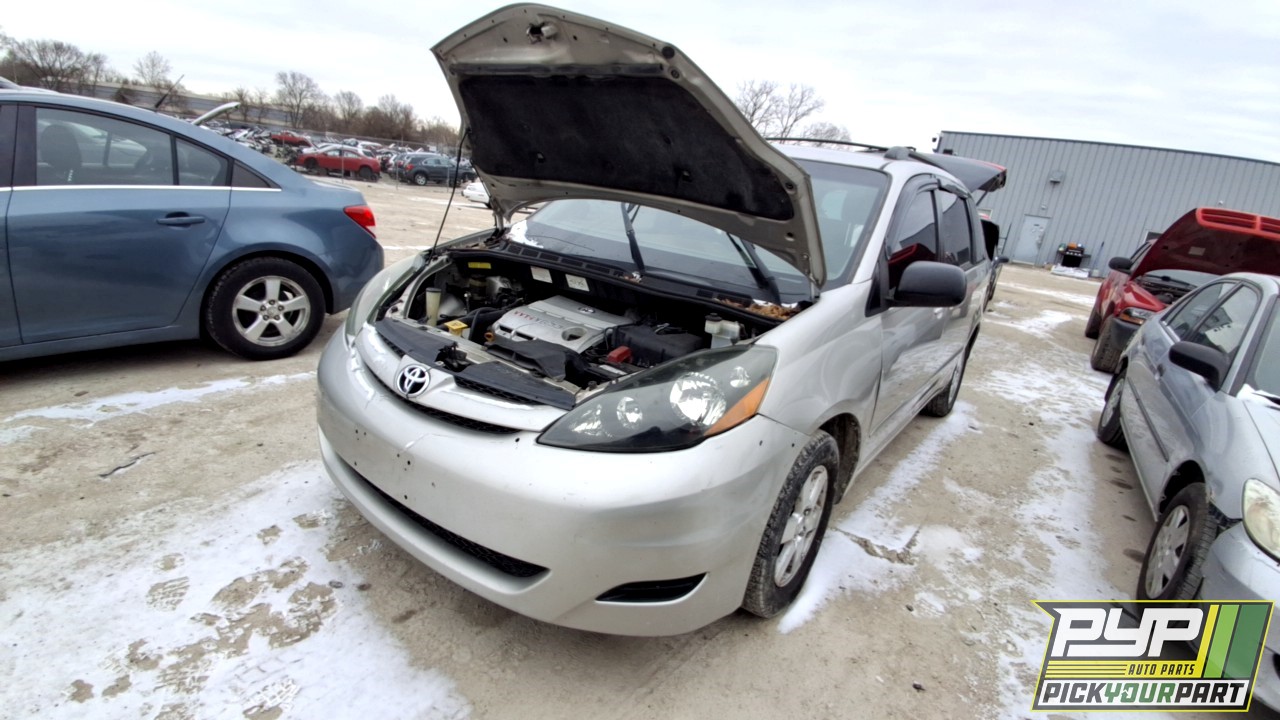 2006 TOYOTA SIENNA available for parts