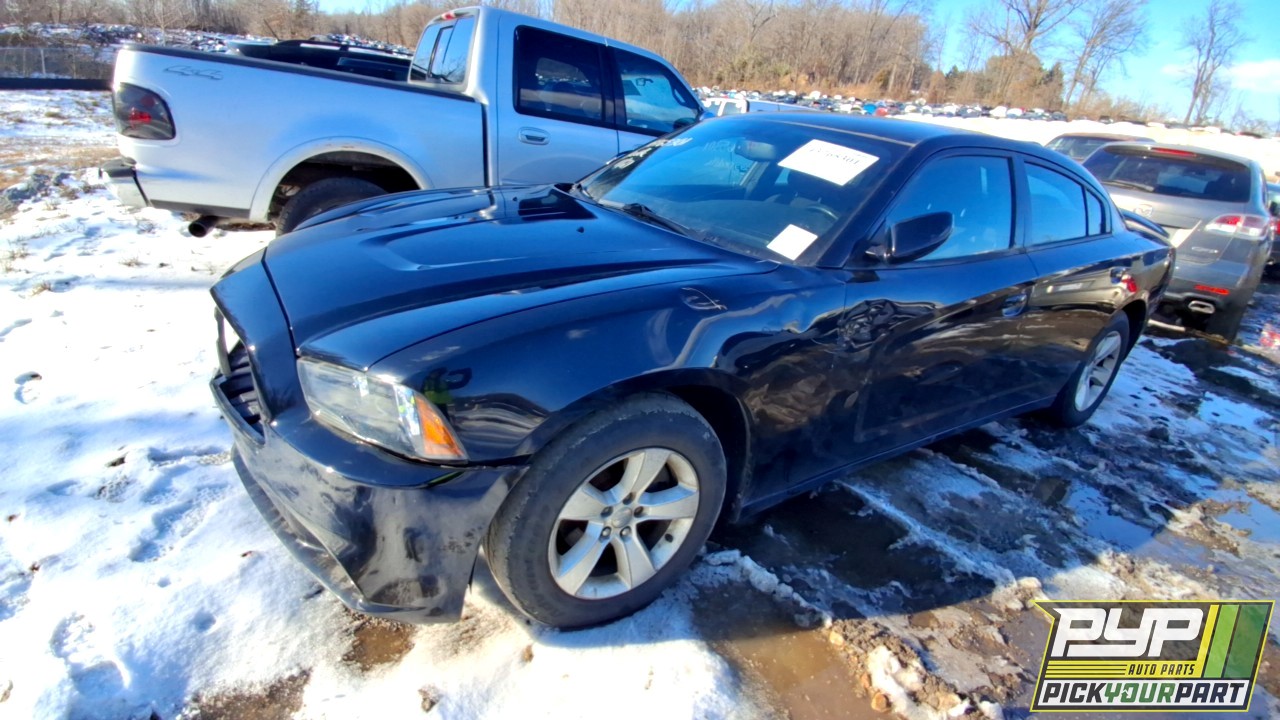 2013 DODGE CHARGER partes disponibles