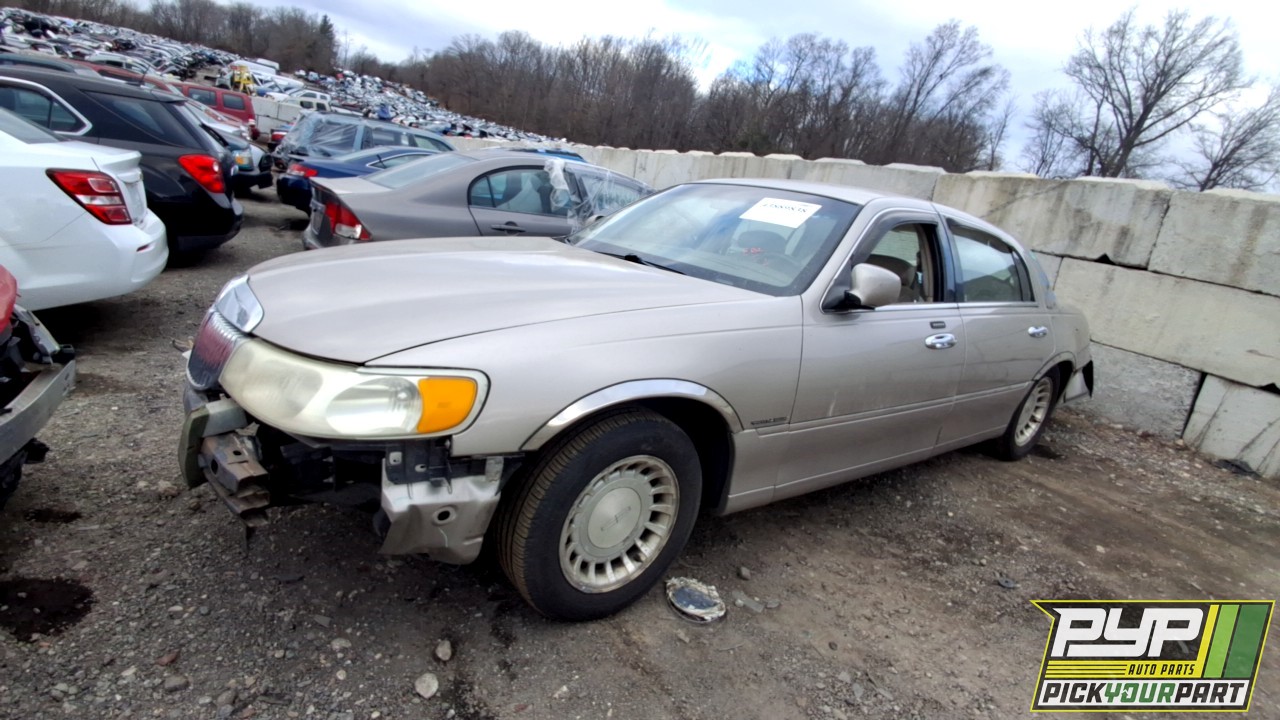 2001 LINCOLN TOWN CAR partes disponibles