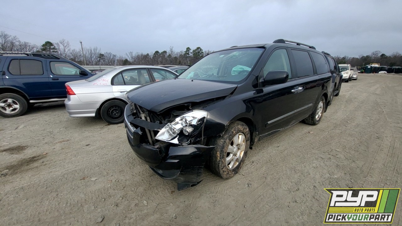 2008 HYUNDAI ENTOURAGE available for parts