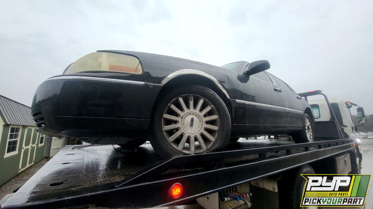 2003 LINCOLN TOWN CAR available for parts