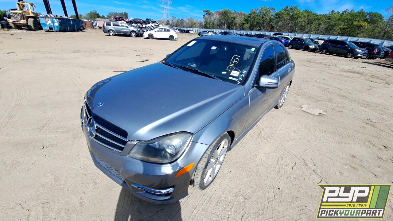 2014 MERCEDES-BENZ C250 partes disponibles