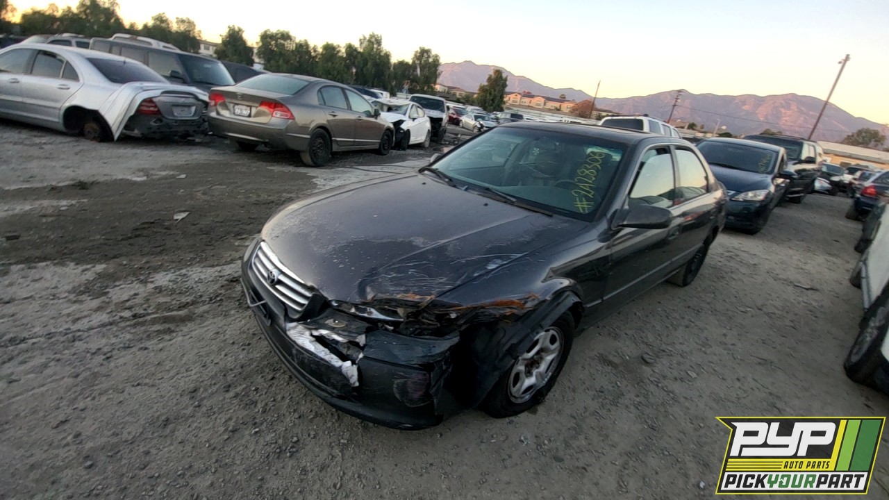 2001 TOYOTA CAMRY partes disponibles