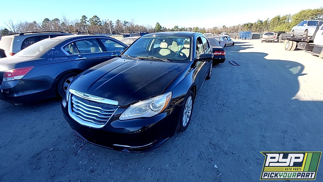 2013 CHRYSLER 200 partes disponibles