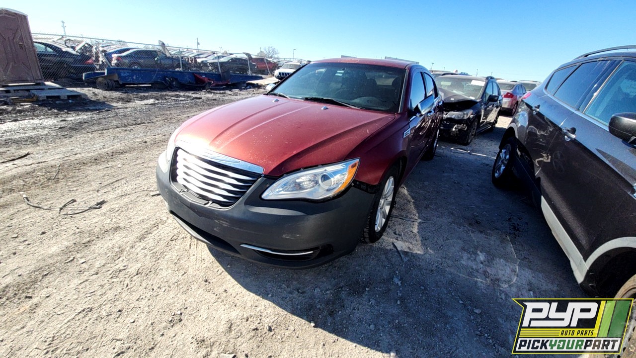 2013 CHRYSLER 200 partes disponibles