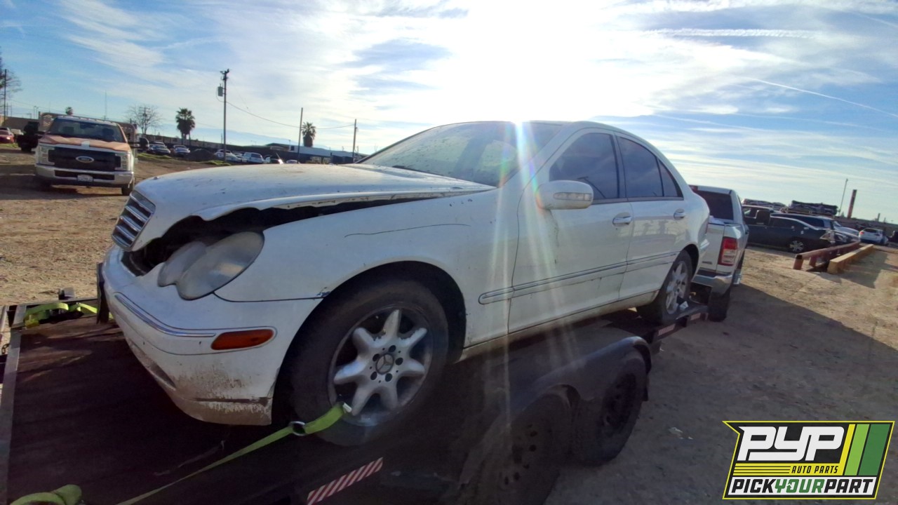 2003 MERCEDES-BENZ C240 partes disponibles