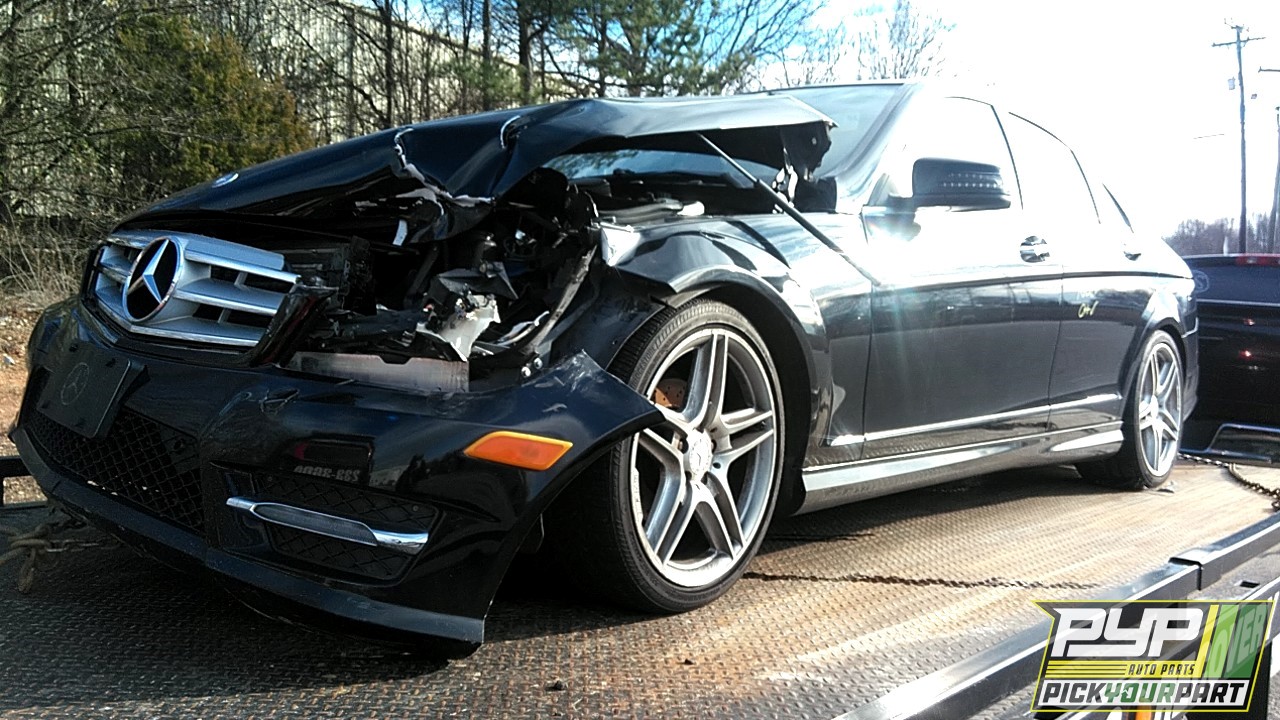 2013 MERCEDES-BENZ C250 partes disponibles