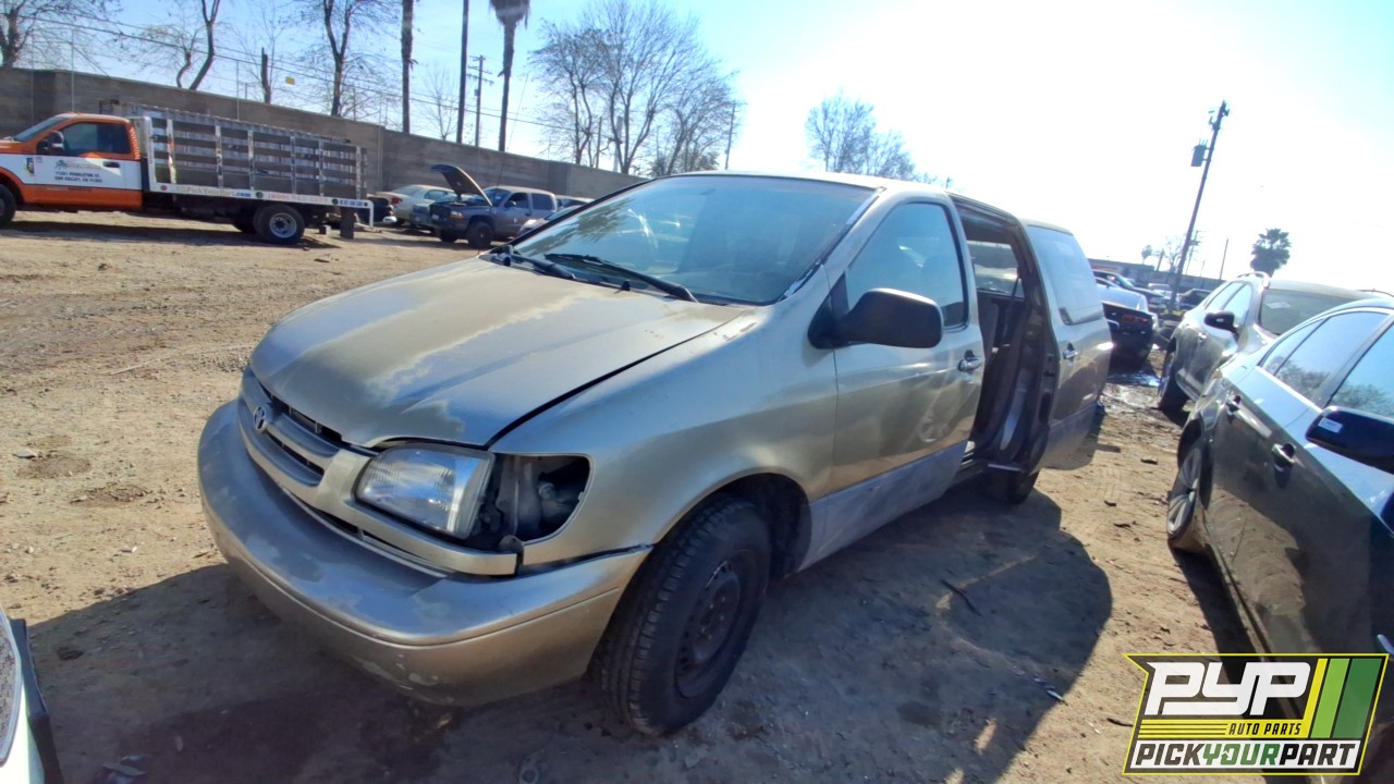 2002 TOYOTA SIENNA partes disponibles