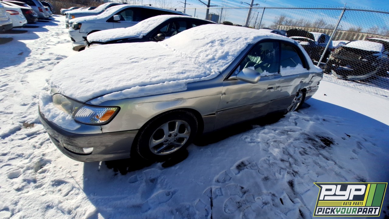 2000 LEXUS ES300 available for parts