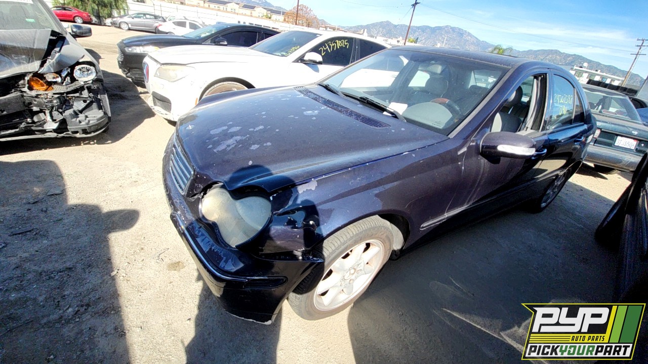 2004 MERCEDES-BENZ C240 partes disponibles