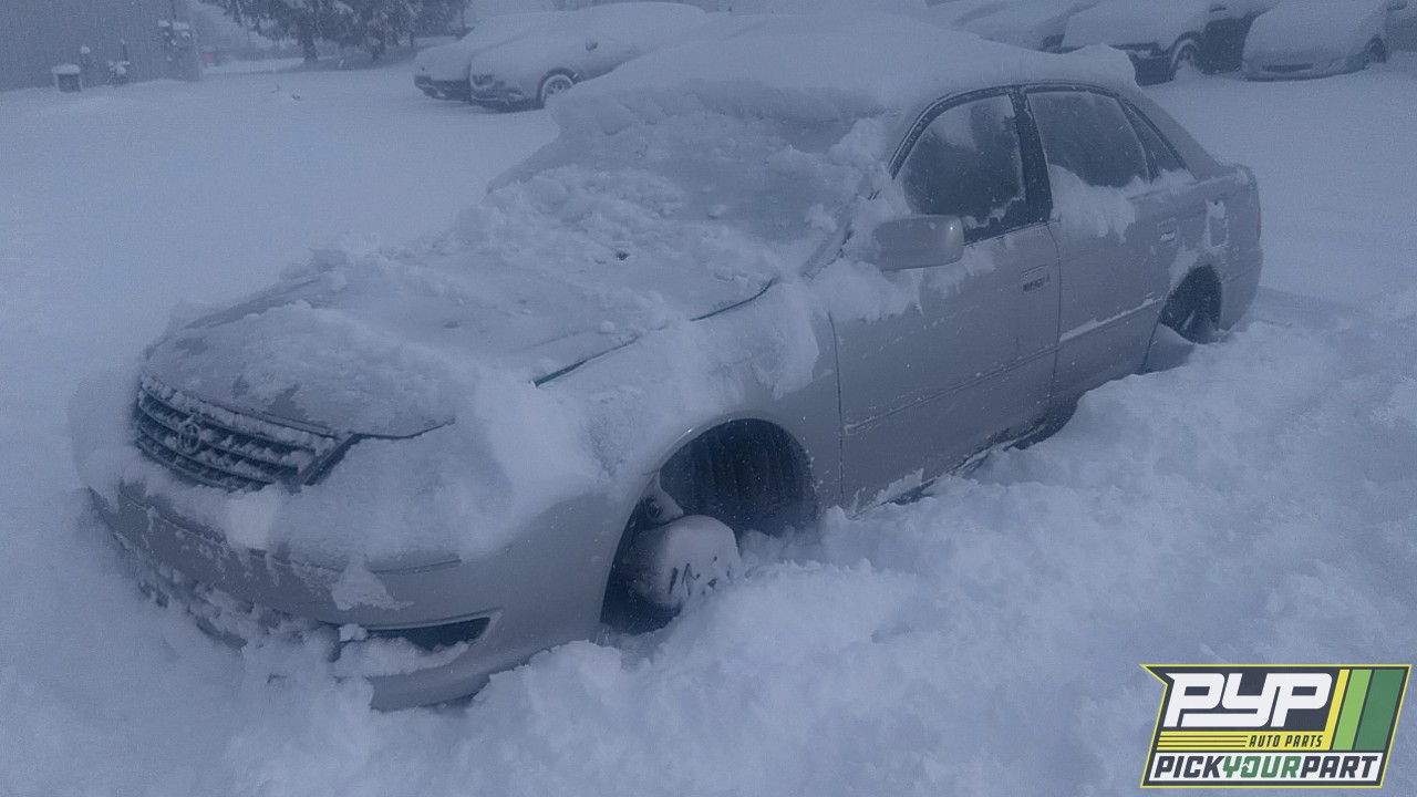 2004 TOYOTA AVALON available for parts
