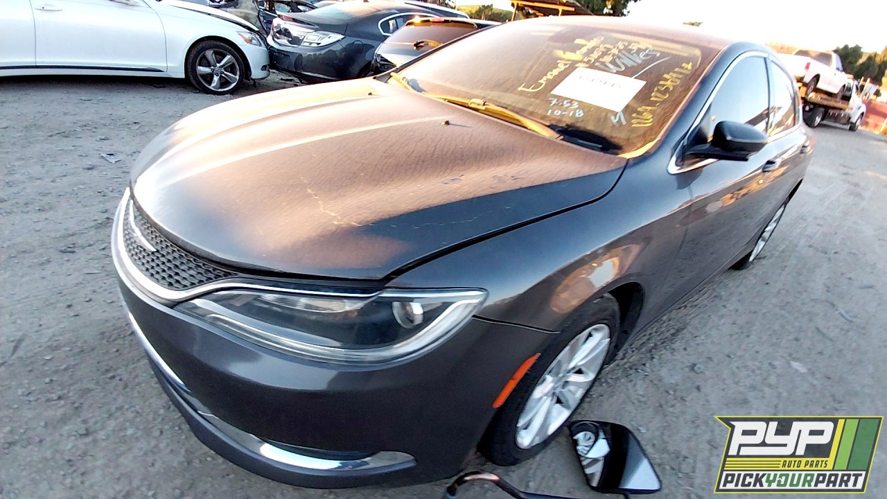 2015 CHRYSLER 200 partes disponibles