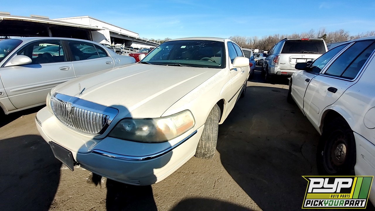 2005 LINCOLN TOWN CAR available for parts