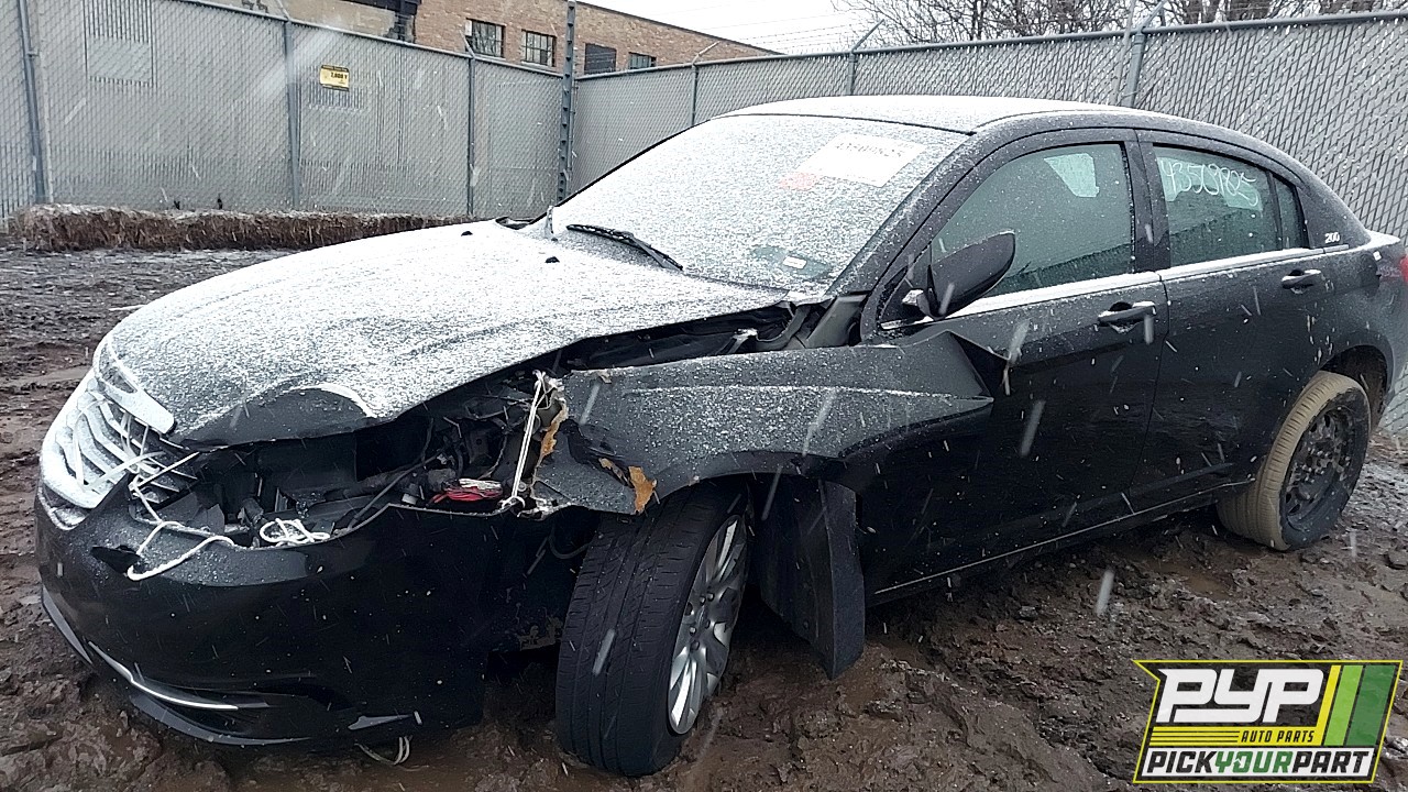 2012 CHRYSLER 200 partes disponibles