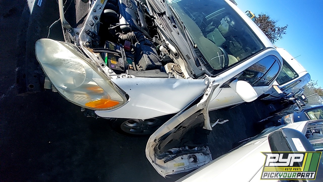 2004 TOYOTA COROLLA partes disponibles