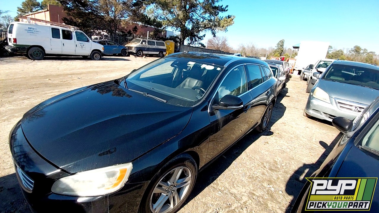 2015 VOLVO V60 partes disponibles