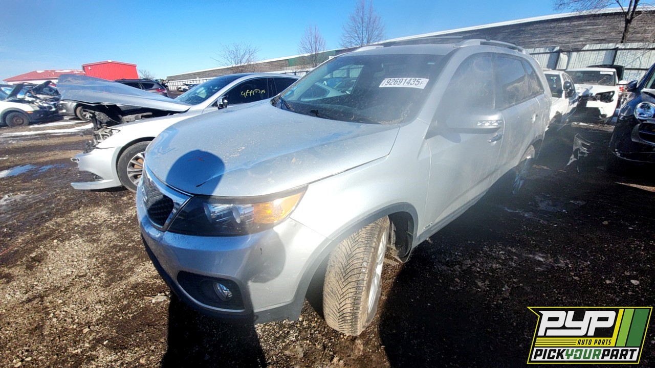 2013 KIA SORENTO available for parts